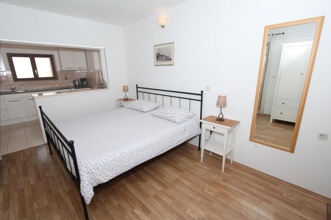 Apartments Mirela Rovinj Luaran gambar