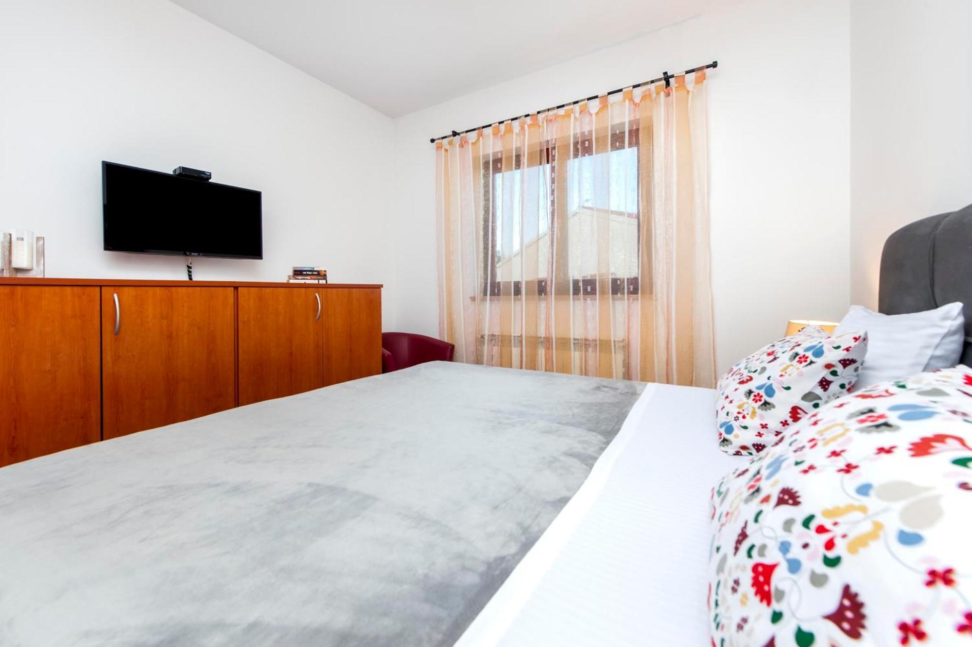 Apartments Mirela Rovinj Luaran gambar